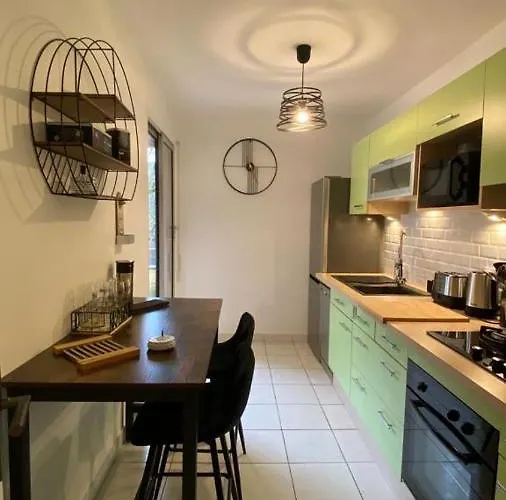 Location F2 A My Precious F2 A * Caen